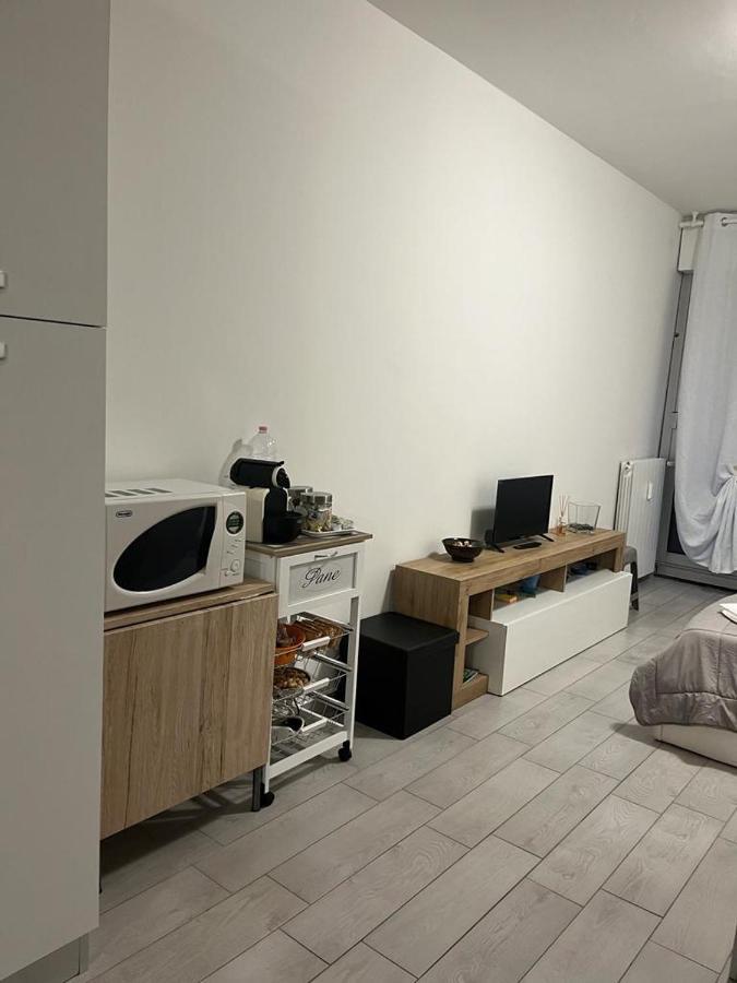 Einaudi Apartment Cologno Monzese Exterior foto